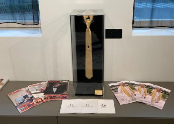 “La cravatta del faraone” sbarca a Milano nel quadrilatero della moda