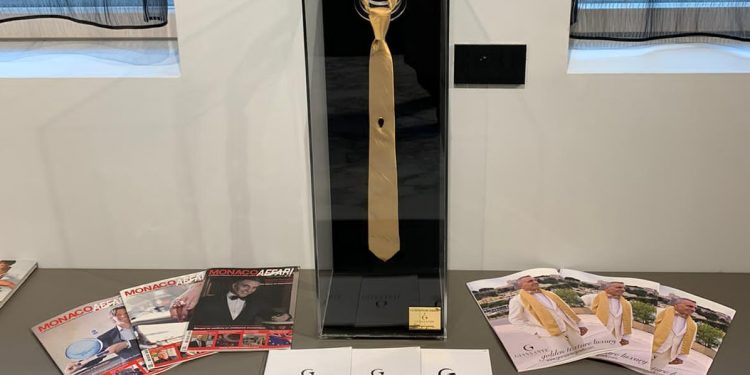 “La cravatta del faraone” sbarca a Milano nel quadrilatero della moda